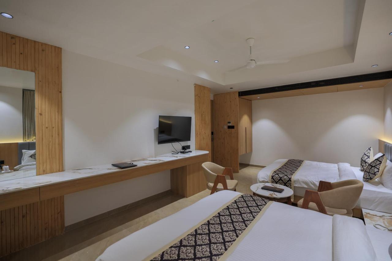 Hotel Aditya Mansingh Inn Szomnáth Kültér fotó
