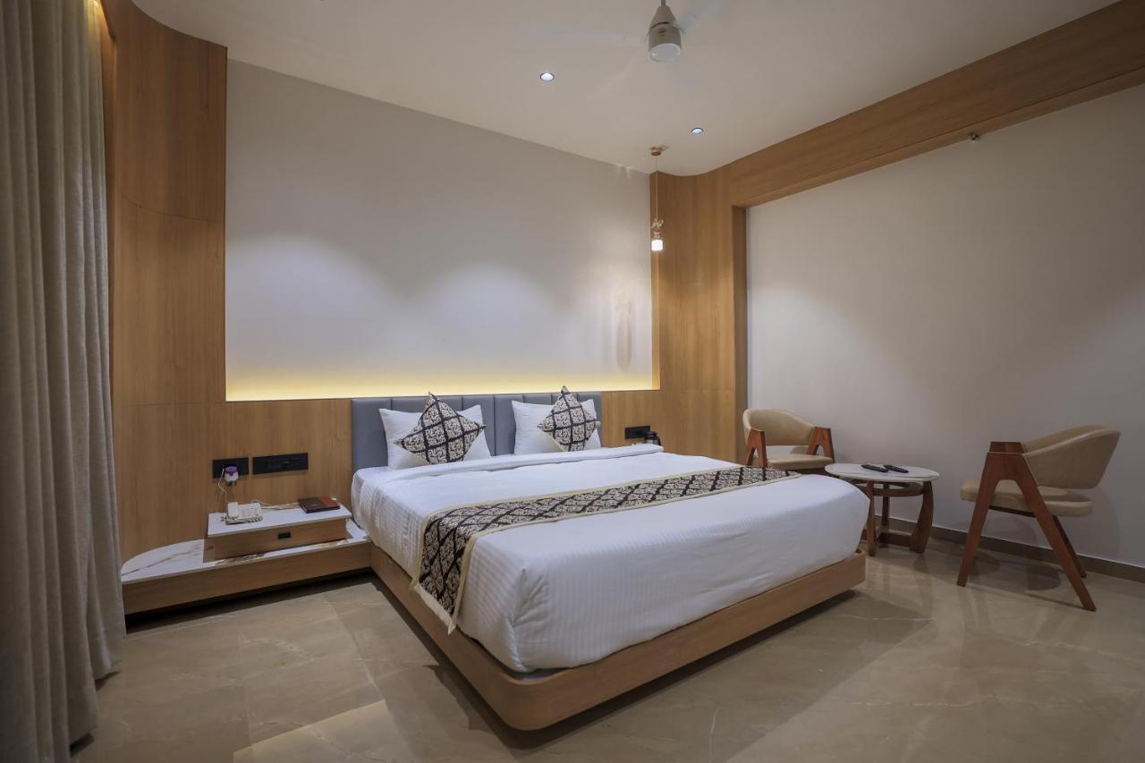 Hotel Aditya Mansingh Inn Szomnáth Kültér fotó