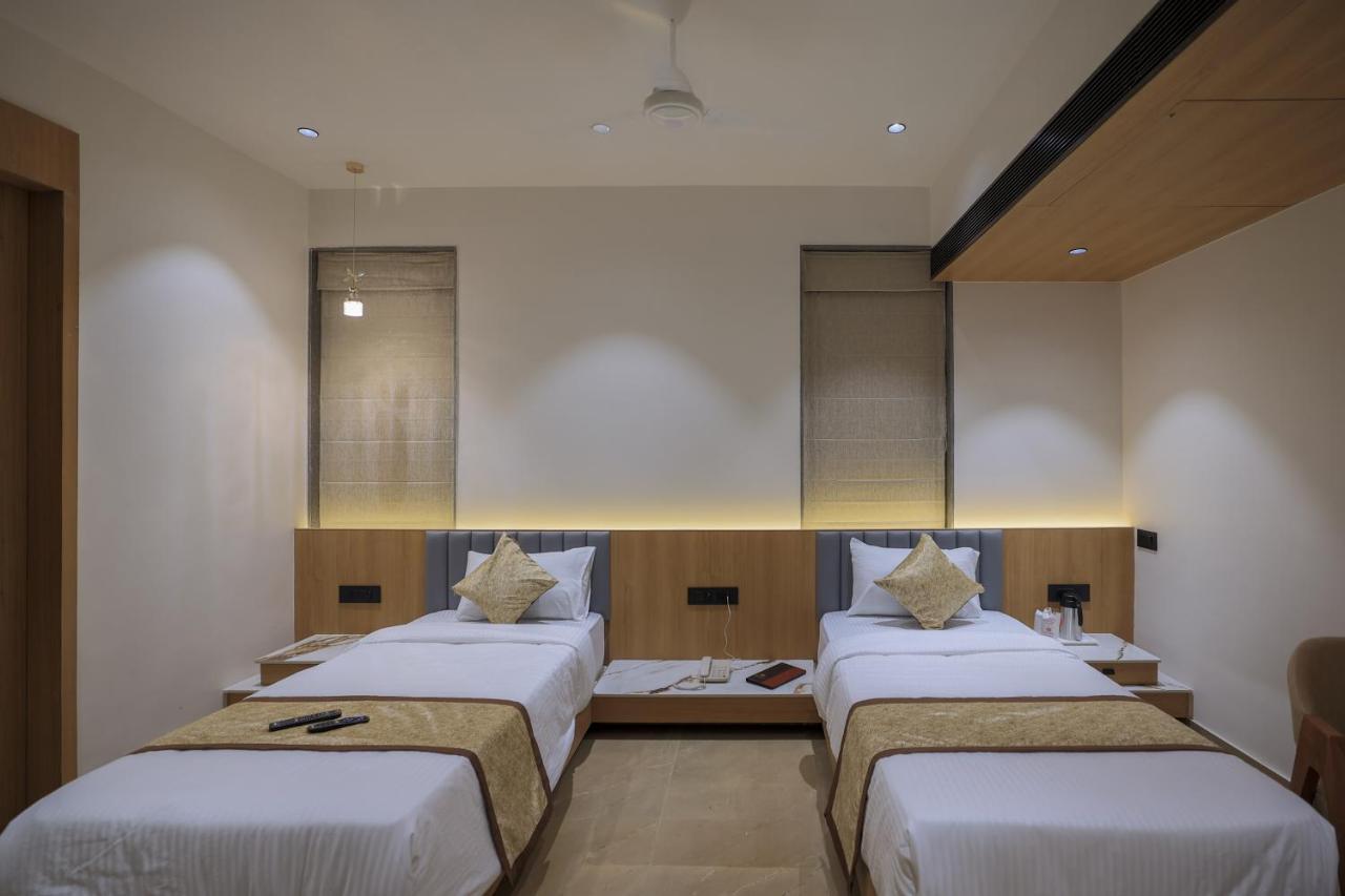 Hotel Aditya Mansingh Inn Szomnáth Kültér fotó