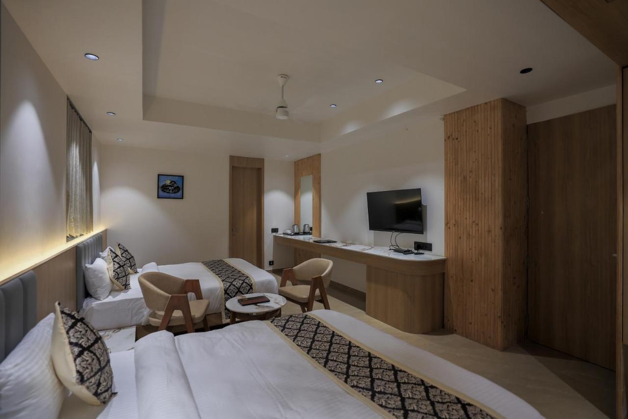 Hotel Aditya Mansingh Inn Szomnáth Kültér fotó