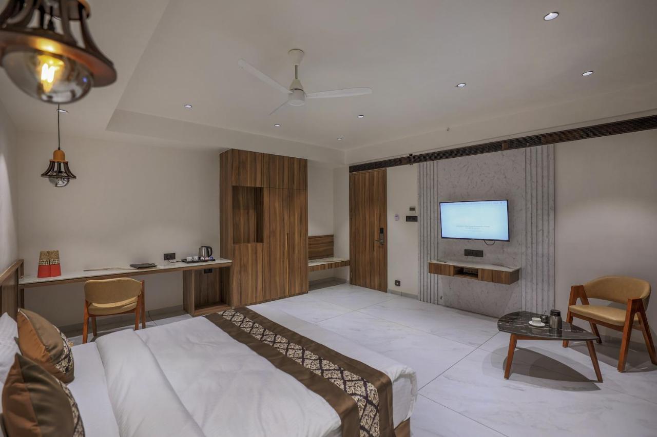 Hotel Aditya Mansingh Inn Szomnáth Kültér fotó