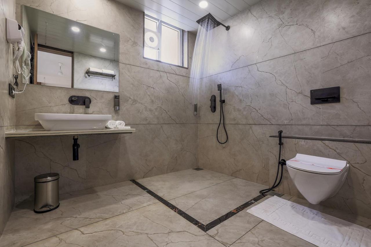 Hotel Aditya Mansingh Inn Szomnáth Kültér fotó